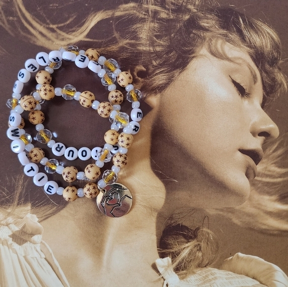 Taylor Swift Fearless Handmade Friendship Bracelets Set Of 3 🫶🏻 - Picture 1 of 7